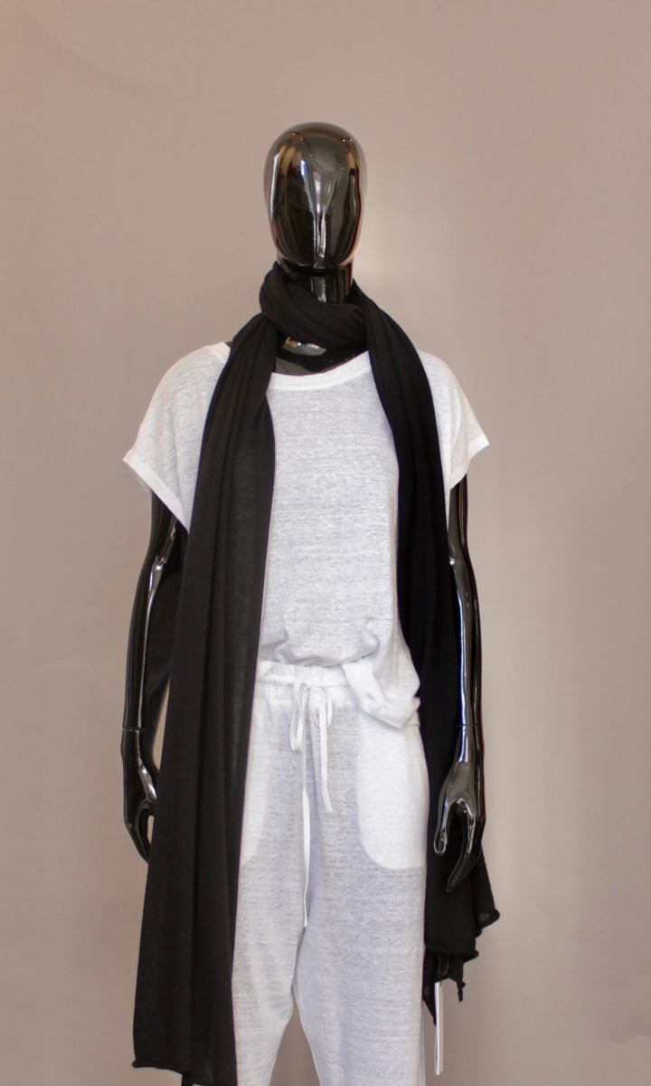 Cashmere og silke skjerf i sort