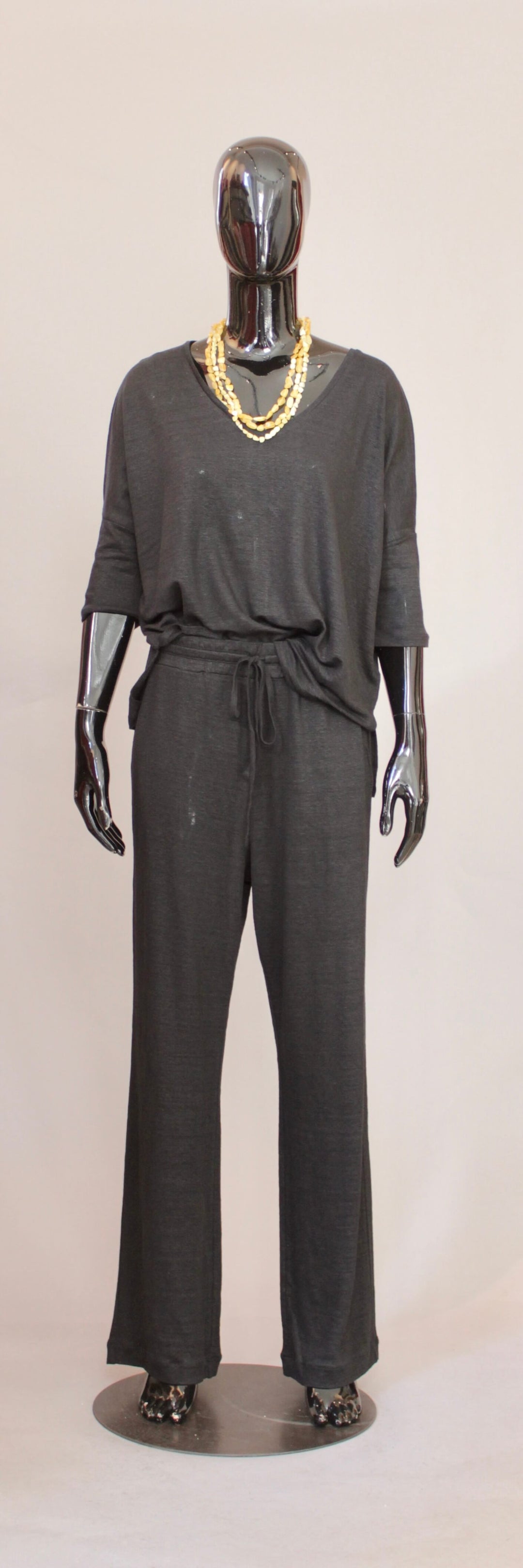 Lin t-shirt i Sort