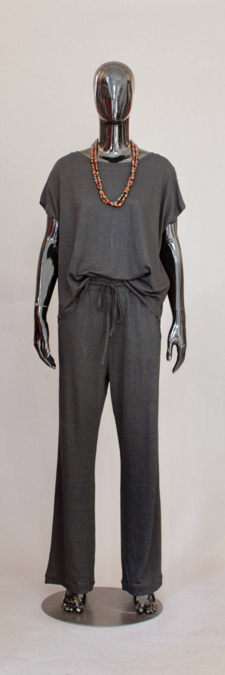 Lin t-shirt i Sort